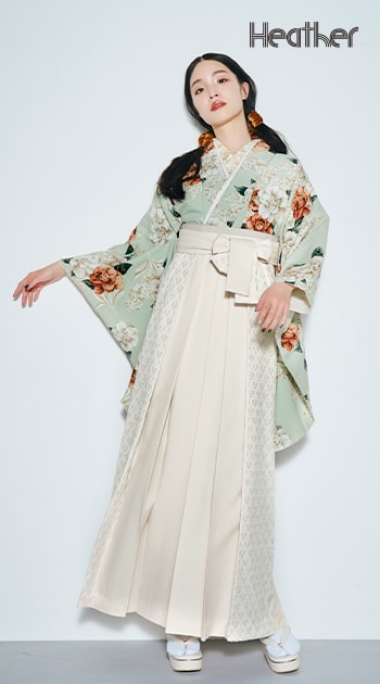 Heatherブランド袴 花柄のミントグリーンの着物と白色のレース素材の袴のイメージ